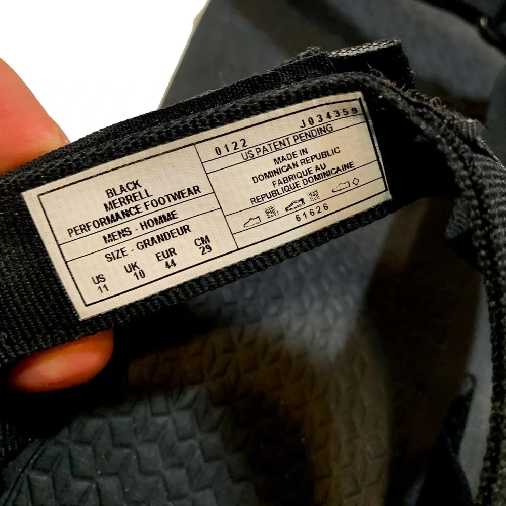 11 / Merrell sandals